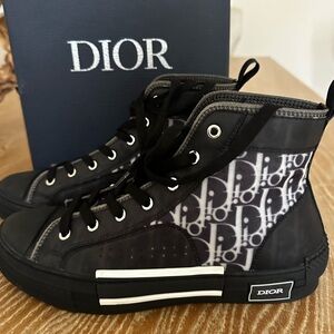 DIOR B23 High-Top Sneaker, Italy 42 / US 9 men 
Black and White Dior Oblique